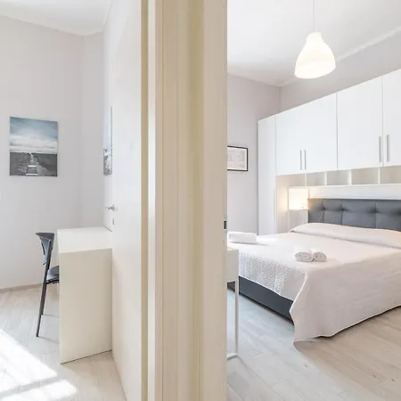 公寓 Guesthost - Crocetta District! Bright & Roomy 都灵