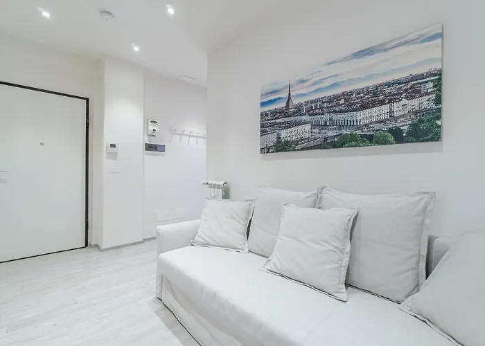 Guesthost - Crocetta District! Bright & Roomy