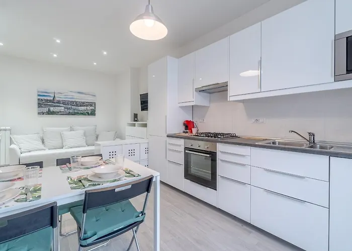 Guesthost - Crocetta District! Bright & Roomy *