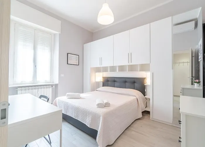 アパート Guesthost - Crocetta District! Bright & Roomy トリノ