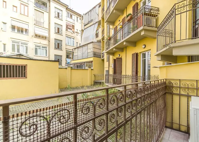 Guesthost - Crocetta District! Bright & Roomy