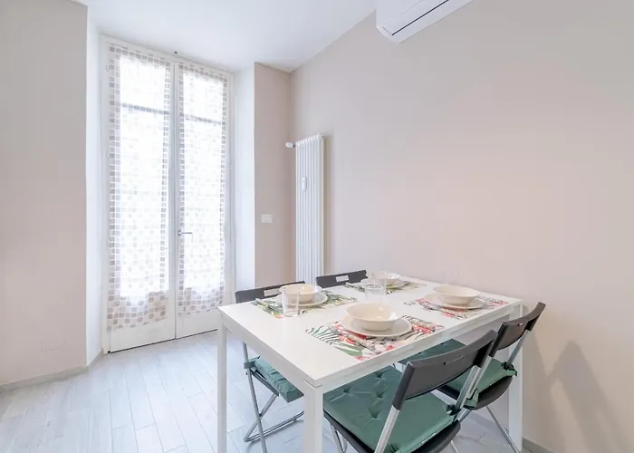 Guesthost - Crocetta District! Bright & Roomy アパート *