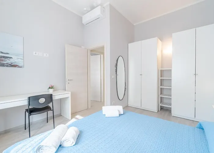 Guesthost - Crocetta District! Bright & Roomy
