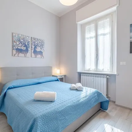 דירה Guesthost - Crocetta District! Bright & Roomy טורינו