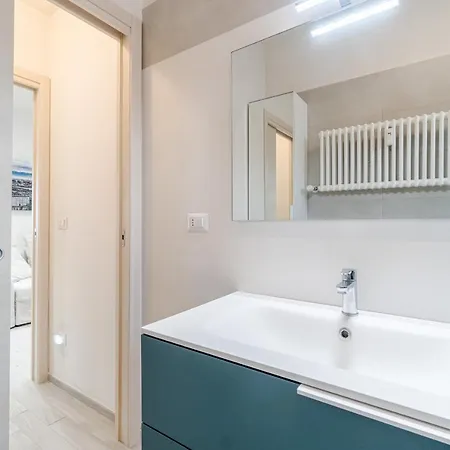 דירה Guesthost - Crocetta District! Bright & Roomy