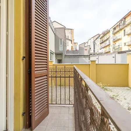 דירה Guesthost - Crocetta District! Bright & Roomy טורינו