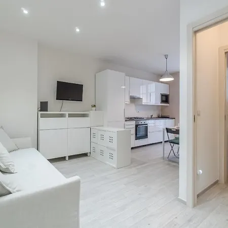 דירה Guesthost - Crocetta District! Bright & Roomy *