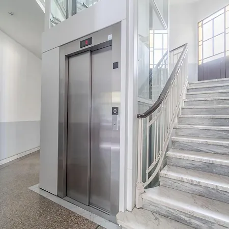 Guesthost - Crocetta District! Bright & Roomy Apartamento Turim