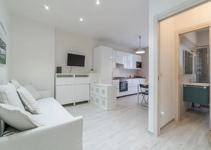 شقة Guesthost - Crocetta District! Bright & Roomy *